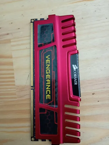 Memória RAM Corsair DDR3 8GB