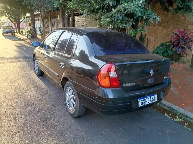 Renault Clio RT/ Privilège 1.6 16V 5P 2001