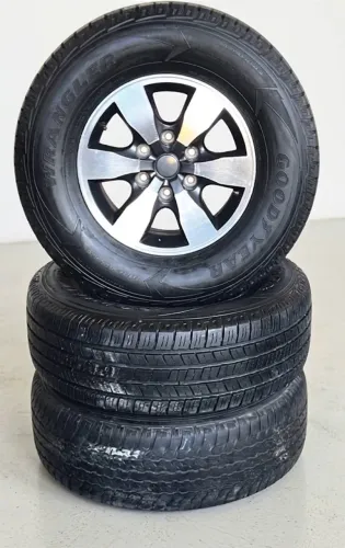 04 Rodas aro 16 e pneus usados