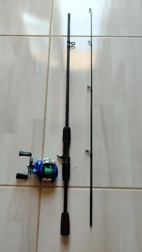 Vara de pesca com carretilha 