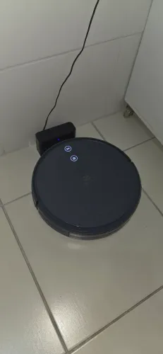 Aspirador robô Electrolux com controle remoto