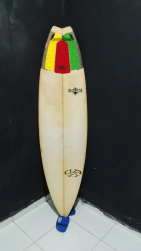 prancha de surf 5,10 | vendo ou troco.
