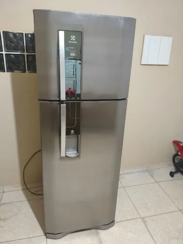 Vendo geladeira de inox Frost Free duplex com digital