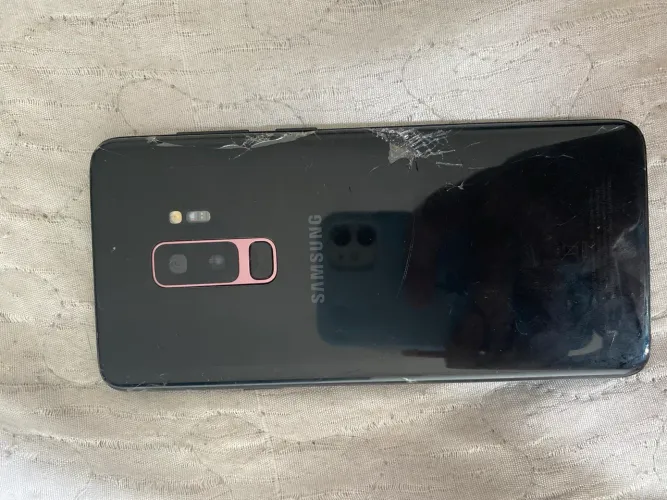 S9 plus 128G Quebrado