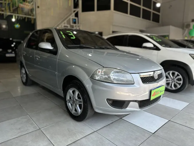 Fiat Siena Attractive 1.4 Fire Flex 8V 4P 2013