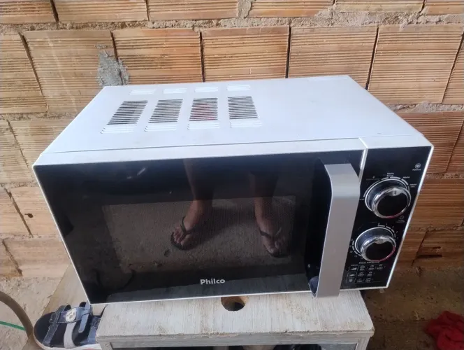 Microondas 18 litros funciona perfeitamente