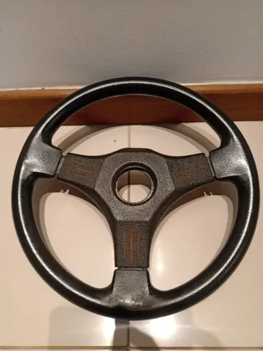 Volante esportivo anos 80 muito conservado