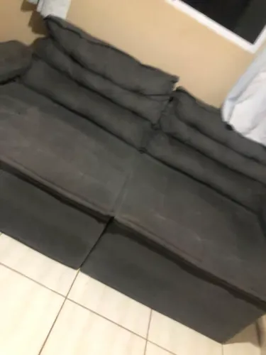 Vendo um sofá de 2 lugares semi novo