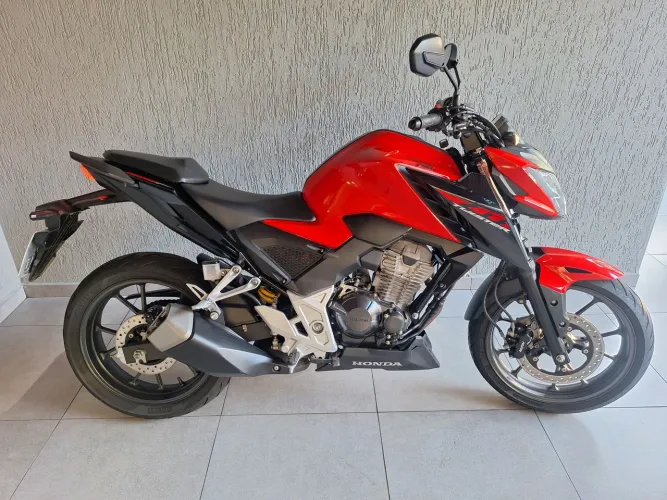 Cb twister 300f vermelha ano 2023