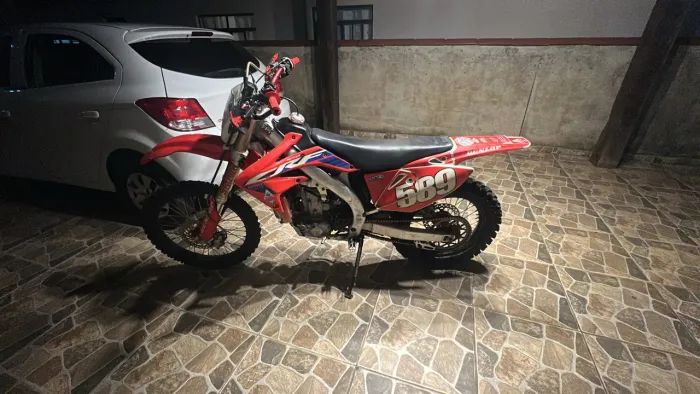 Vende-se  moto 450x 