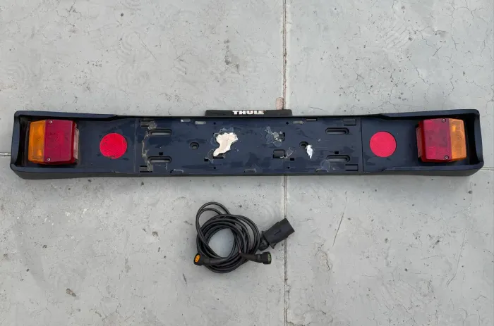 Suporte de Placa e Sinalização Thule 976 (Lightboard) para Transbike