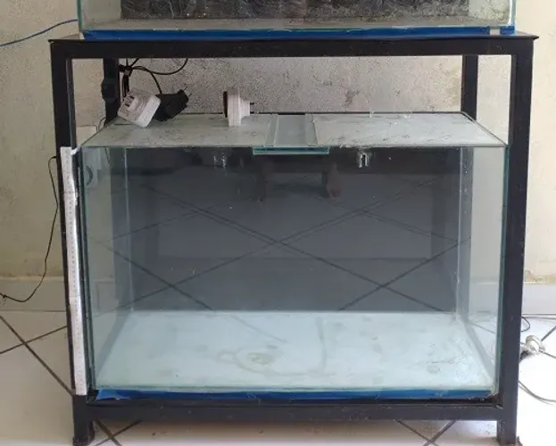 Aquário completo de 120 litros - Móvel de metalon