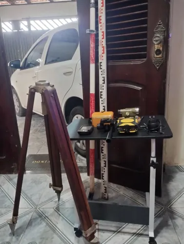 Equipamentos de topografia/ valor R$ 4500