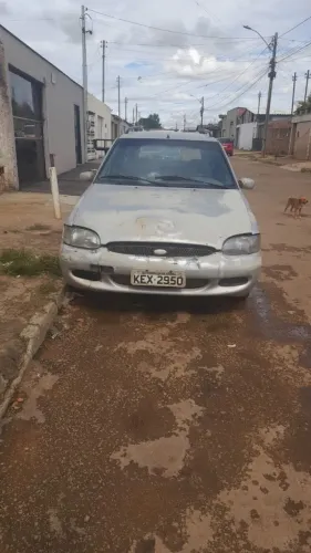 Ford Escort GL 1.8i 16V 4P 2003