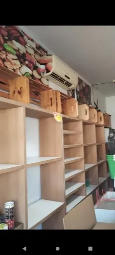 VENDE-SE PRATELEIRAS DE LOJA