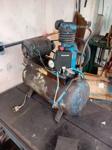 Compressor de ar comprimido