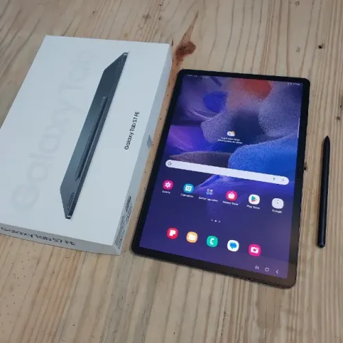 Tablet Samsung S7 FE top