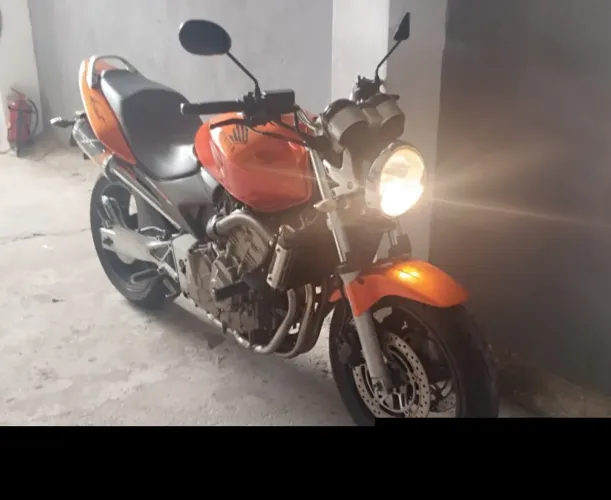Hornet pouco rodada