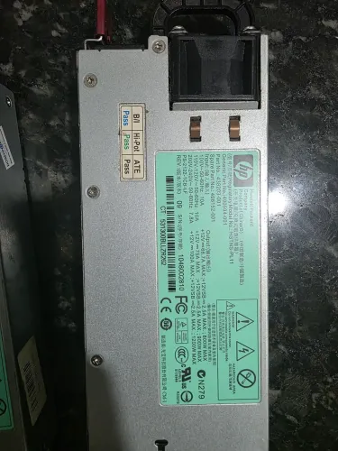 Fonte chaveada HP 1200w bivolt, nunca aberta.