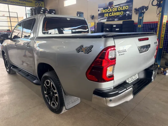 Toyota Hilux CD SRX 4X4 2.8 TDI 16V Diesel Aut. 2023