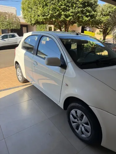Toyota Etios XS 1.3 Flex 16V 5P Mec. 2013
