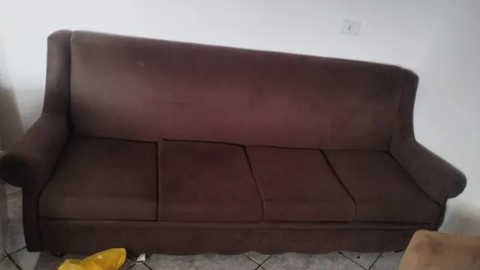 Sofá 4 lugares grande e confortável - R$ 300
