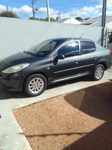 Peugeot 207 Sedan Passion XR 1.4 Flex 8V 4P 2012