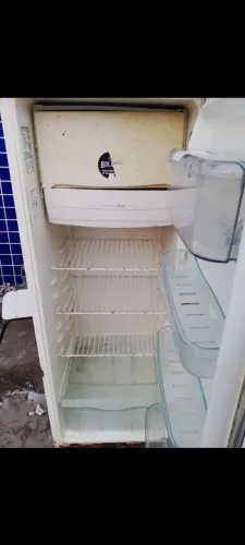 Geladeira toda boa 