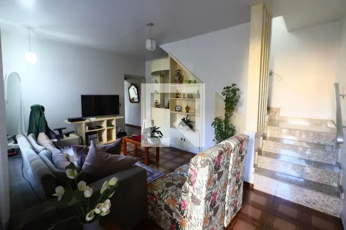 Casa à Venda - Bussocaba, 5 Quartos, 208 m2