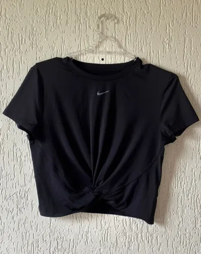 camiseta cropped nike feminina tamanho P