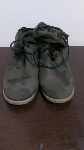 Bota estilo camuflada