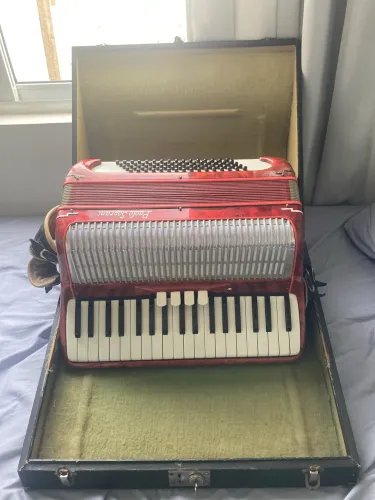 Acordeon Paolo soprani 80 baixos
