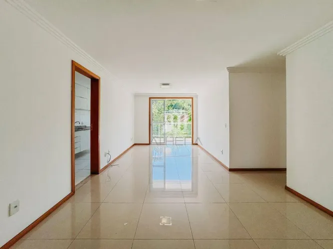 Apartamento com 3 dormitórios para alugar, 100 m² por R$ 4.937,00/mês - Várzea - Teresópol
