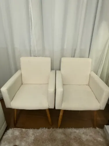 Kit 2 poltronas confortáveis em ótimo estado linho 