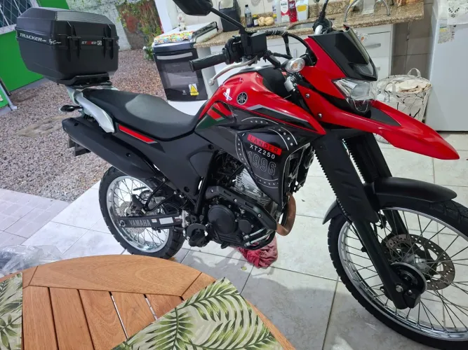 Vendo lander impecável ano 2023 Único dono
