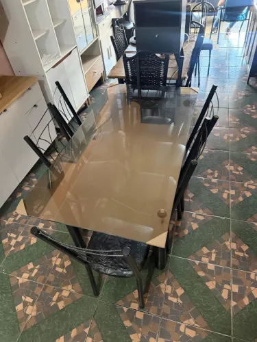 Mesa de jantar com tampo de vidro e 6 cadeiras nova 