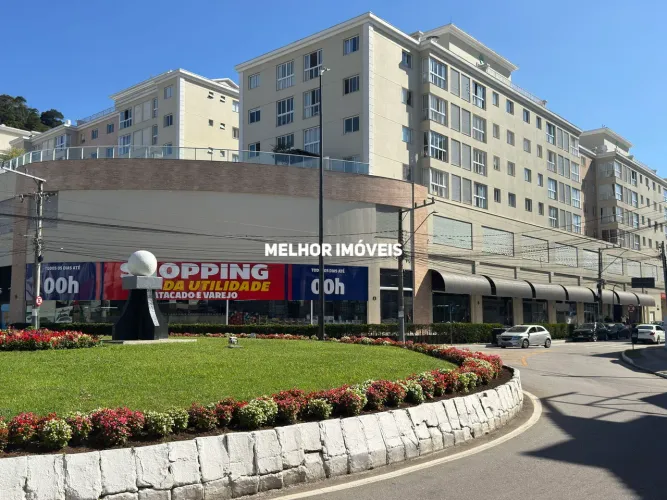 Ponto Comercial com 12 salas alugadas á venda em Balneário Camboriú.