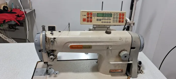 Máquina de costura Reta Eletrônica