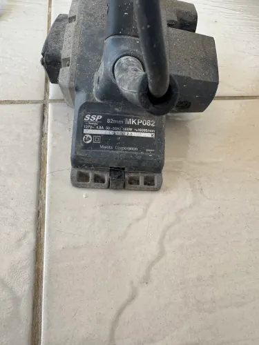 Plaina elétrica Makita