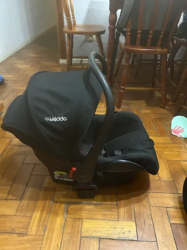 Vendo bebê conforto da kiddo valor R$150,00