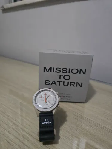 Relógio Omega x Swatch mission to Saturn