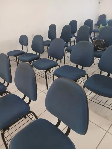 Cadeiras poltronas de auditório