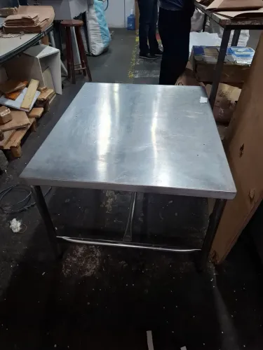 Mesa de inox para cozinha industrial 1mt X 80cm X 60 cm altura 