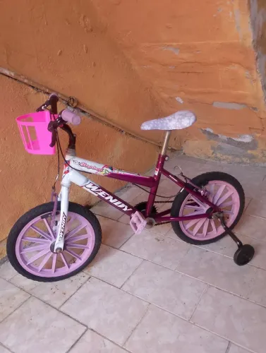 Bicicleta infantil aro 16 completa feminina praticamente nova impecável