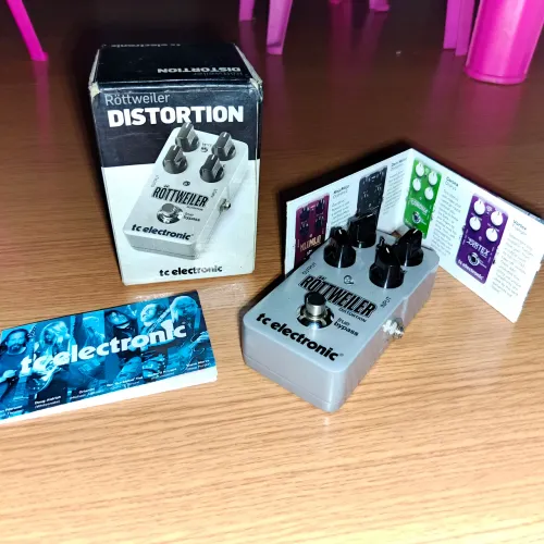 Pedal distorção TC eletronics Rottweiller
