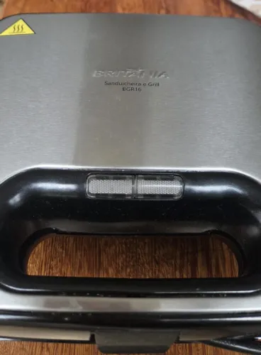 Sanduicheira e Grill Cerâmica Redstone 220v
