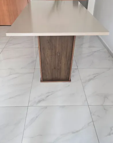 Mesa de jantar retangular para 6 cadeiras
