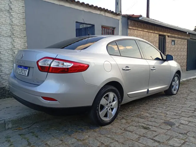 Renault Fluence Sed. Dynamique 2.0 16V Flex Aut. 2012