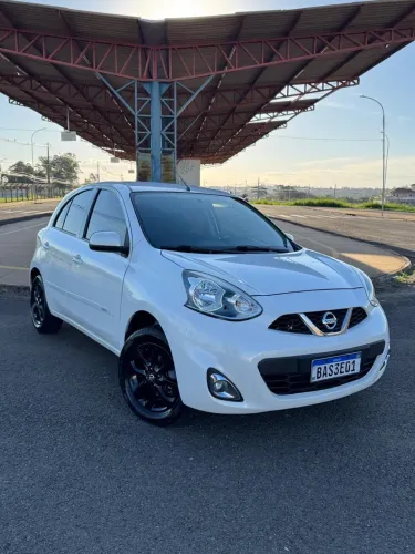 Nissan March SV 1.0 12V Flex 5P 2017