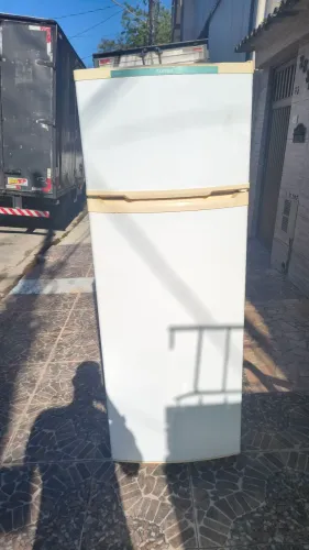 Geladeira Consul 220 volts 350l funcionando perfeitamente ( entrego